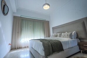 2 عدّة غرف نوم ومكواة/لوح كي وواي فاي مجانًا