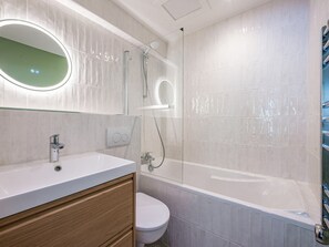 Bathroom - Renovated Apartment Center Val d'Isère - 6 Rooms, 10 Pers, Parking (Val-d'Isère)