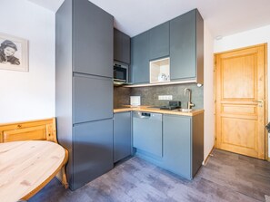 Private kitchen - Renovated apartment with slope access and covered parking (Val-d'Isère)