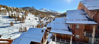 Cozy apartment in Vars for 4 people with sunny balcony