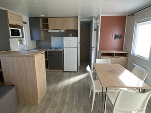 Dining - Mobile home with terrace in Guégon (Guégon)