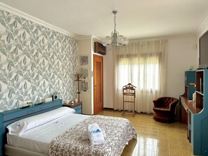 3 bedrooms, WiFi, bed sheets