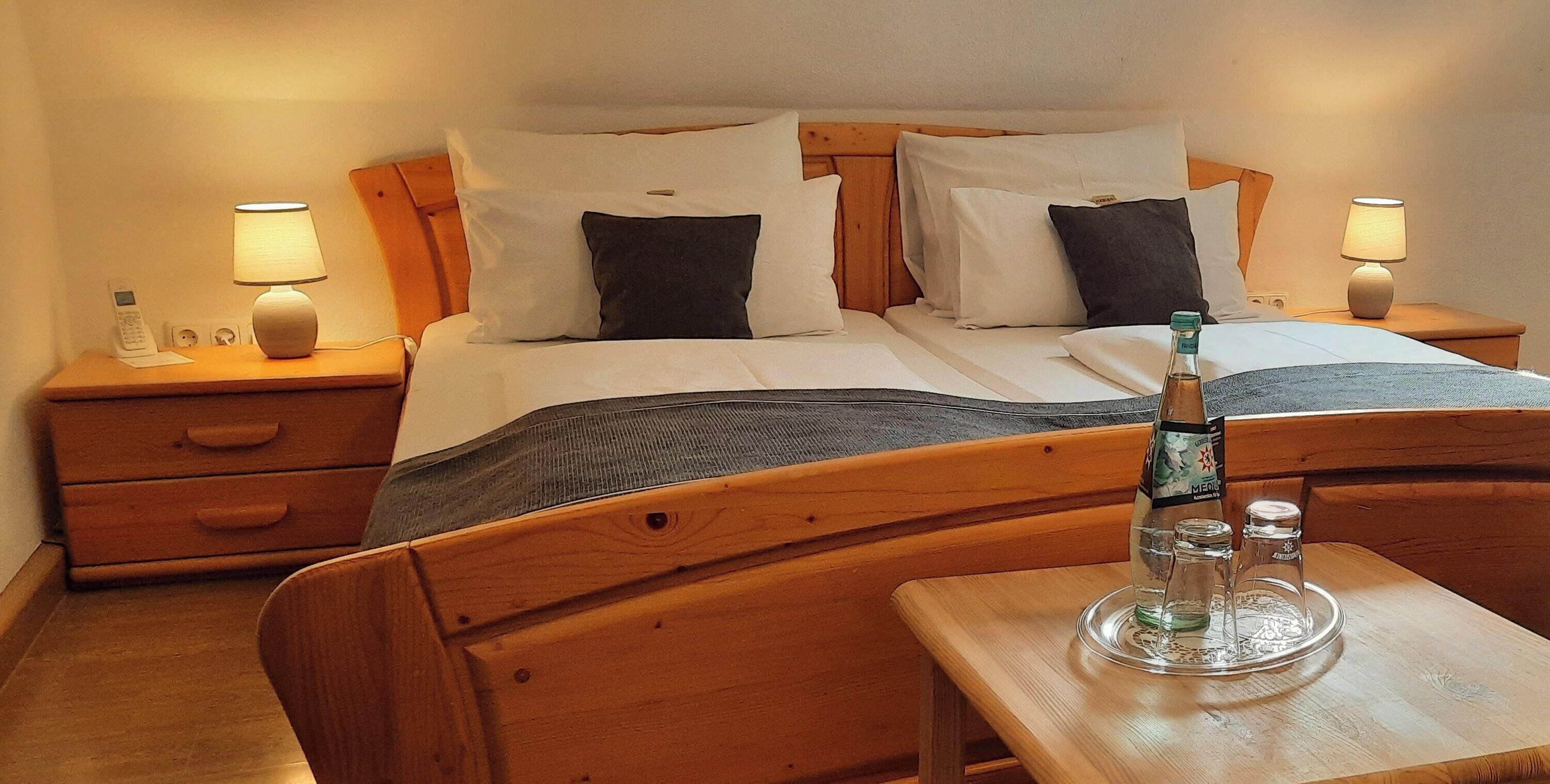 Literie hypoallergénique, bureau, rideaux occultants