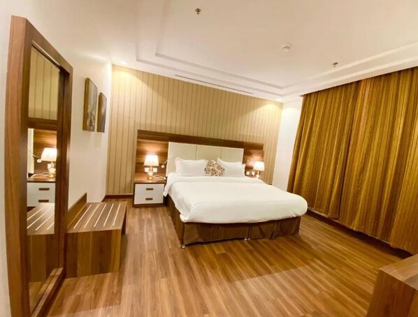 Standard Room, 1 King Bed | Premium bedding, minibar, desk, soundproofing - Dancenter Mall of Arabia (Jeddah)