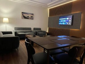 Junior Suite | Premium bedding, minibar, desk, soundproofing - Dancenter Mall of Arabia (Jeddah)