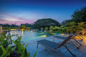 Outdoor pool - Magnolia by Da Alohas El Arbol (Nerul)