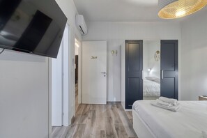 WiFi, bed sheets