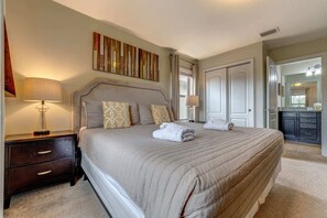 7 bedrooms, desk, iron/ironing board, travel cot