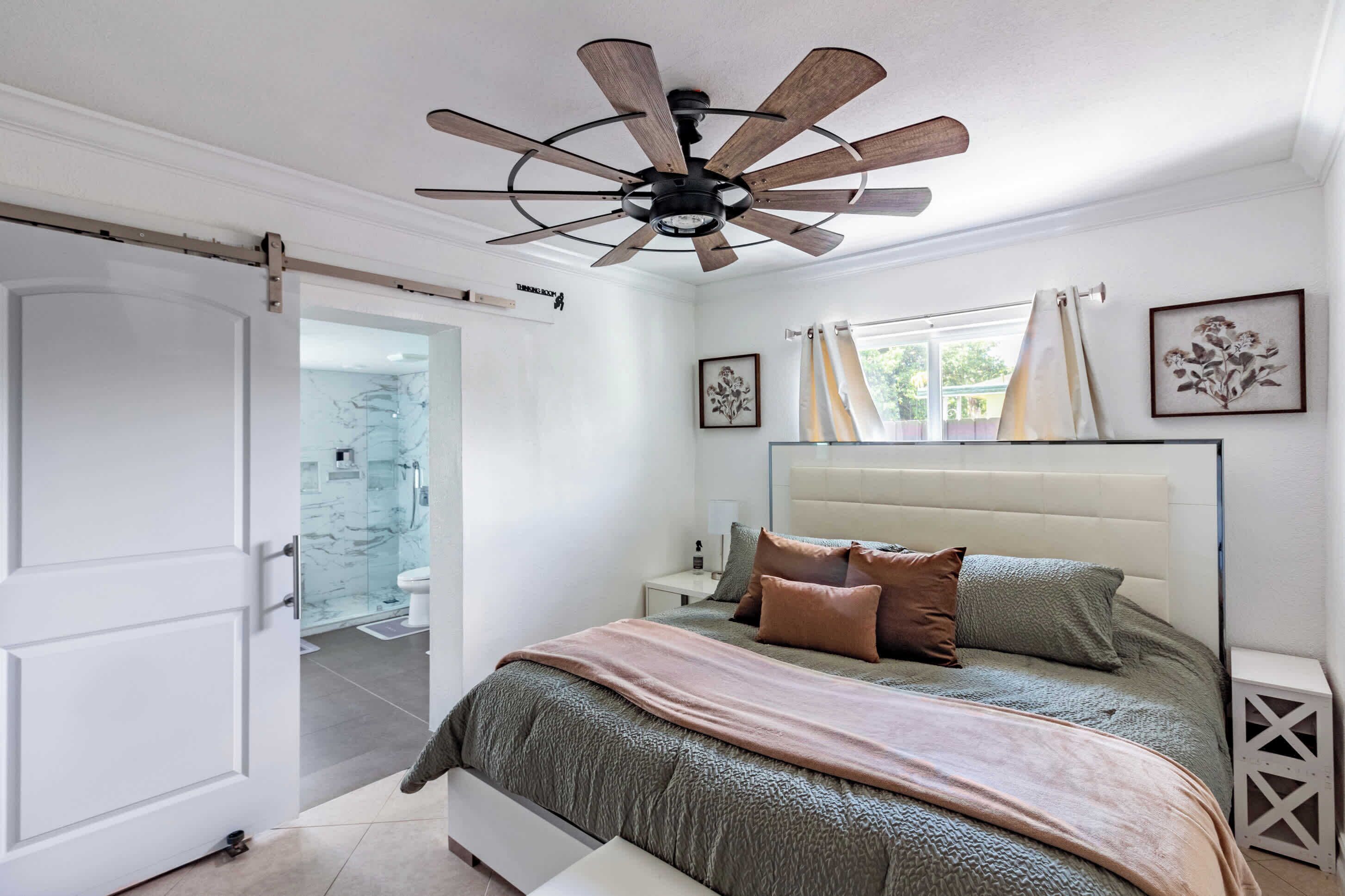 3 sovrum, skrivbord, strykjärn/strykbräda och wi-fi