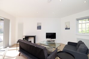 Apartment, Balcony | Living area