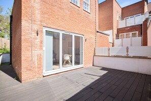 Apartment, Balcony | Terrace/patio - Countryside Edge Flat (Tadworth)
