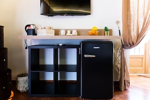 Luxury Double Room, City View | Mini-refrigerator