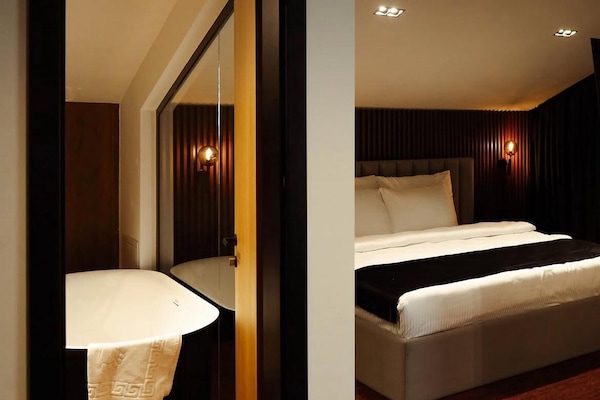 Svit Deluxe - balkong | Skrivbord, arbetsyta för laptop och mörkläggningsgardiner