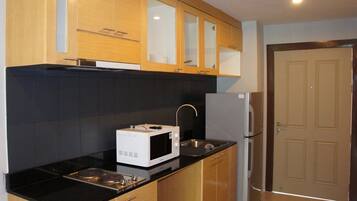 Apartment, Balcony | Private kitchen