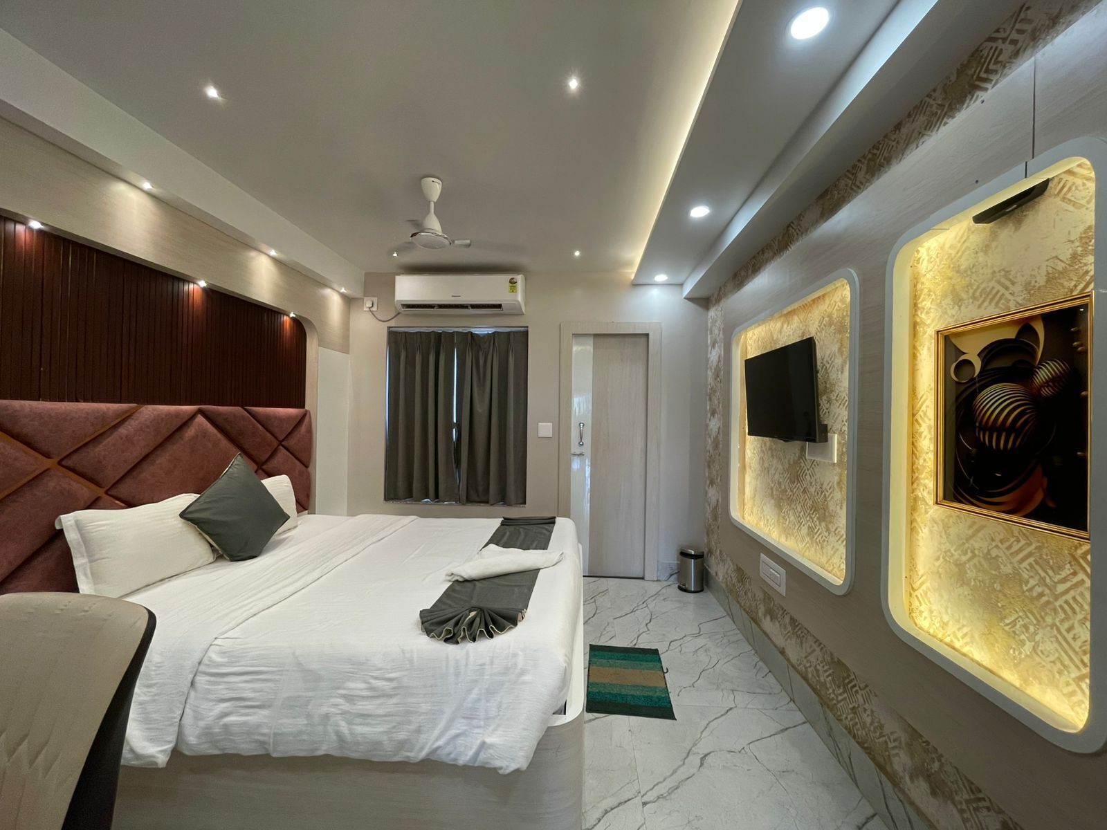 Deluxe Room with Balcony