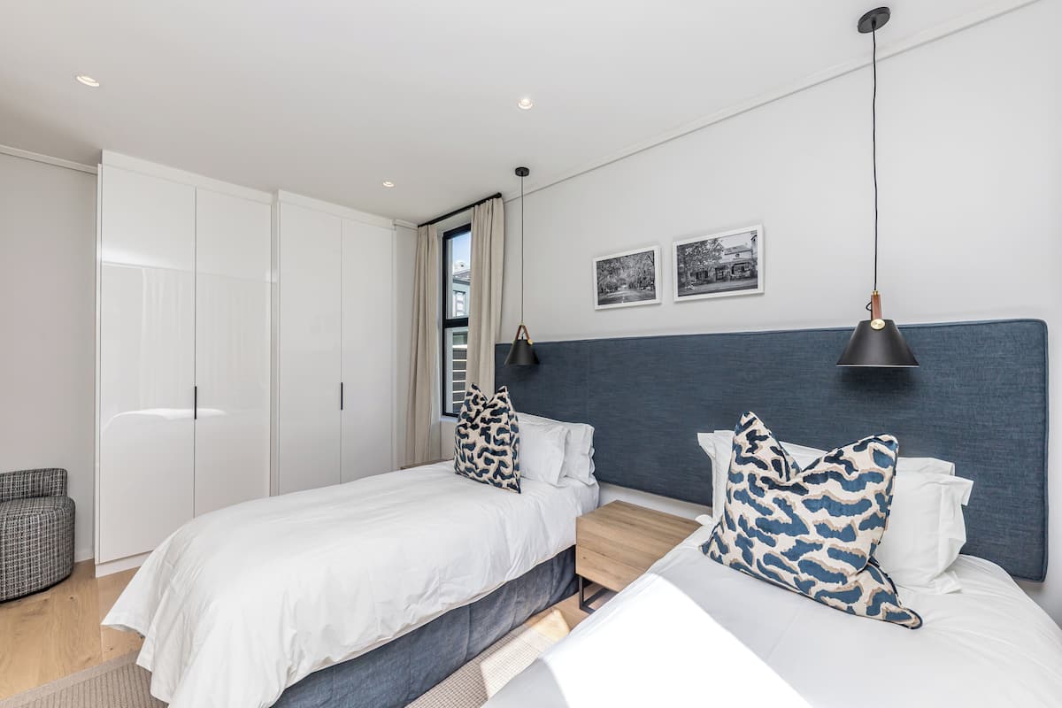 Apartamento superior, 2 habitaciones | Wifi gratis, decoración individual, mobiliario individual y ropa de cama