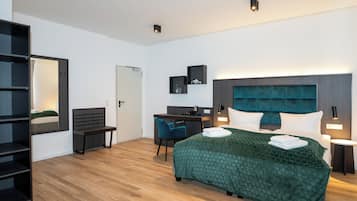 Doppia Deluxe | Una scrivania, Wi-Fi gratuito, lenzuola