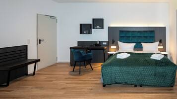 Deluxe Double Room | Desk, free WiFi, bed sheets