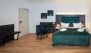 Deluxe Double Room | Desk, free WiFi, bed sheets - Hotel Hamburg Nord (Norderstedt)