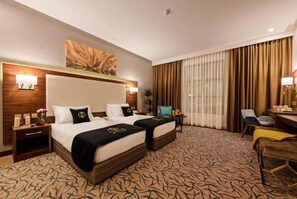 Deluxe-Zweibettzimmer | Hochwertige Bettwaren, Minibar, Schreibtisch, kostenloses WLAN