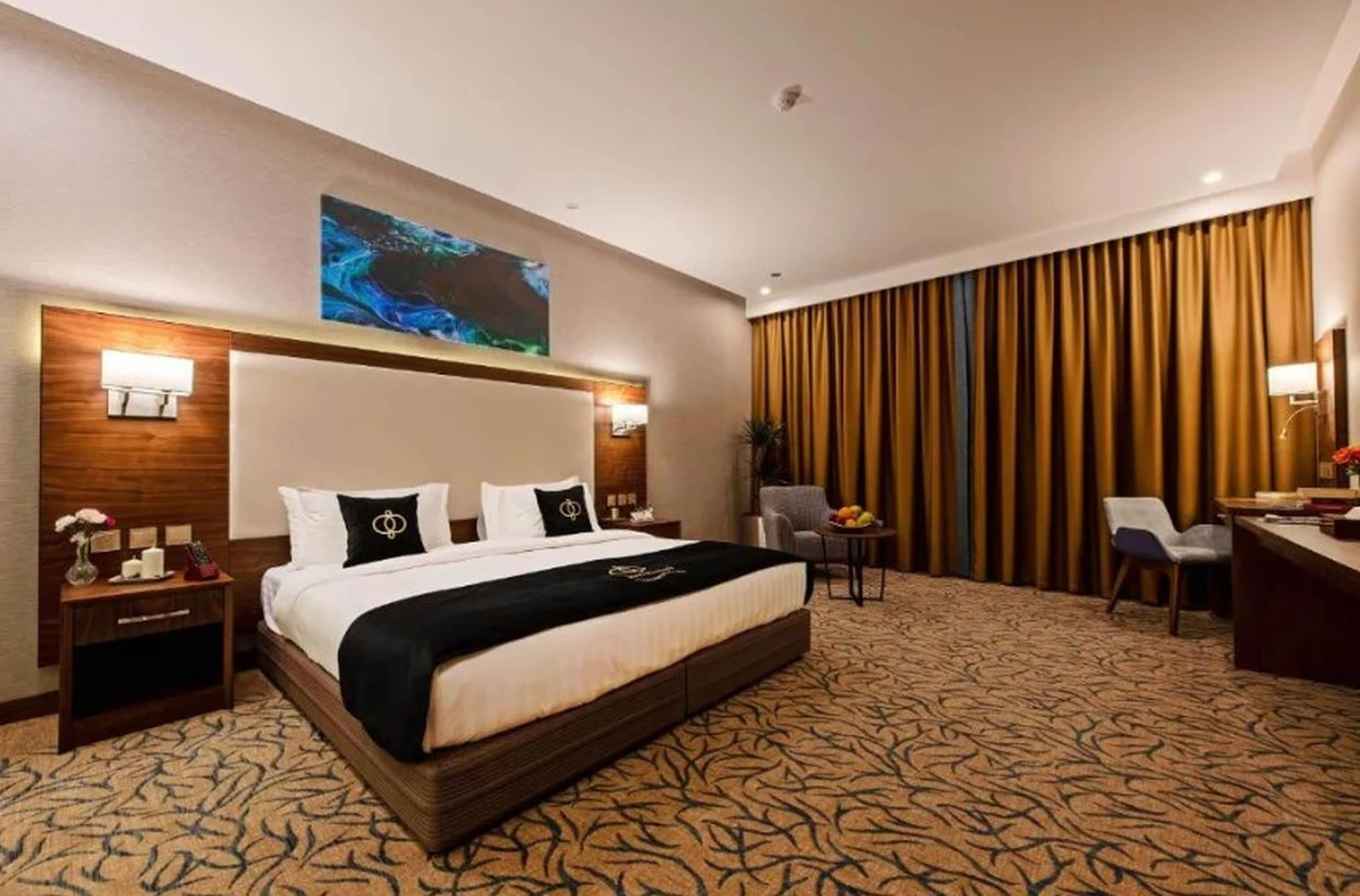 Habitación Deluxe, 1 cama de matrimonio grande | Ropa de cama de alta calidad, minibar, escritorio y wifi gratis