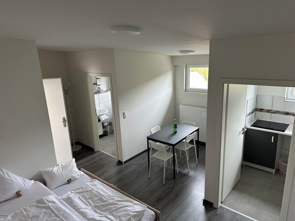 1 chambre, fer et planche à repasser, Wi-Fi, draps fournis