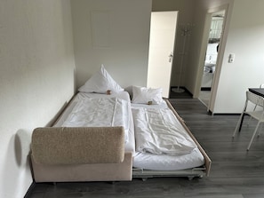 1 bedroom, iron/ironing board, WiFi, bed sheets