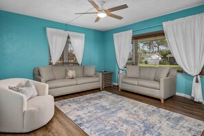 電視、壁爐、 辦公室