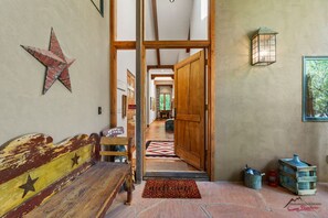 Interior - Single Level, Monthly Rental, Pond out Back! (Durango)