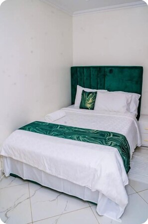 1 bedroom, iron/ironing board, WiFi, bed sheets - Nyakobura Apartments
Sapphire (Kisumu)