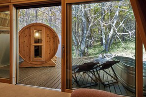 Room, Non Smoking, Private Bathroom (with Sauna) | Bilik Mandi | Pengering rambut, tuala disediakan, syampu, tisu tandas 