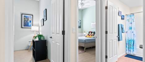 3 chambres, fer et planche à repasser, lit parapluie, Wi-Fi