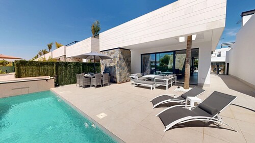 Villa del Lago - A Murcia Holiday Rentals Property