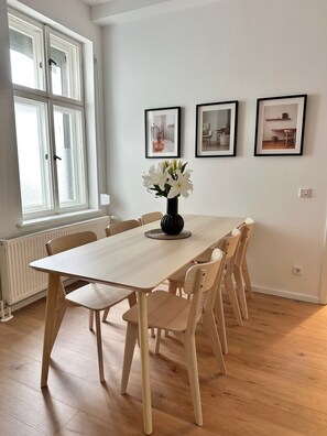 Dining - Arbio Monteurzimmer 6 Beds Parking Included (Kloster Lehnin)