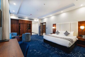 Family Room | Premium bedding, minibar, desk, soundproofing