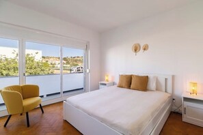 4 bedrooms, iron/ironing board, free WiFi, bed sheets