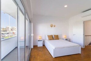 4 bedrooms, iron/ironing board, free WiFi, bed sheets