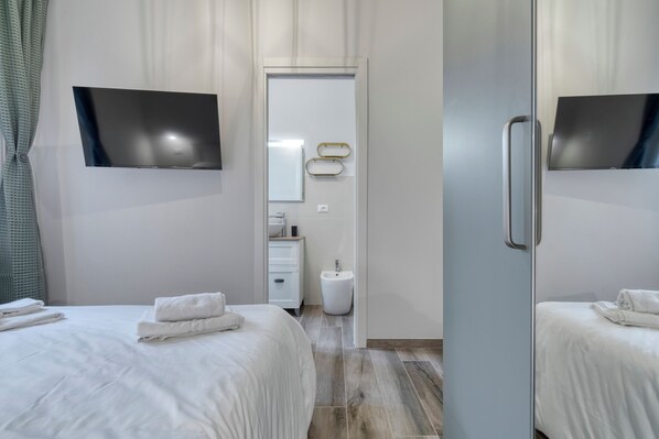 Desk, free WiFi, bed sheets