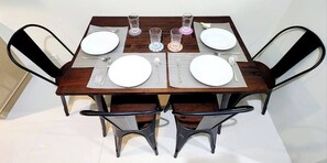 Room, 1 Bedroom, Balcony | Dining room
