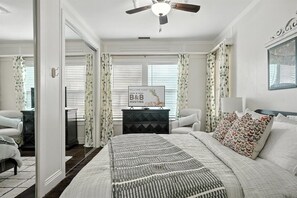 3 bedrooms, free WiFi, bed sheets - Big House on Highland: Your Country Escape (Abilene)