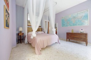 2 bedrooms, iron/ironing board, free WiFi