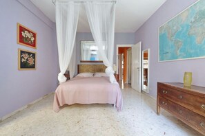 2 bedrooms, iron/ironing board, free WiFi