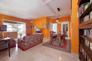 Smart TV - Pascarella - Spacious apartment for 5 in Trastevere (Roma)
