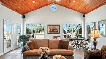 Smart-tv en een kantoor