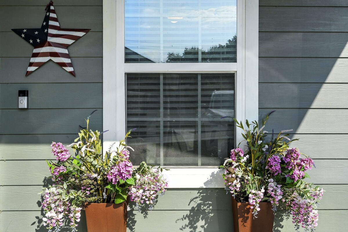 Photo 24 of 4 Min to Airport ⛳ Putting Green ✔️ 3BR Heavenly Beds ❤️ Pet & Family Friendly