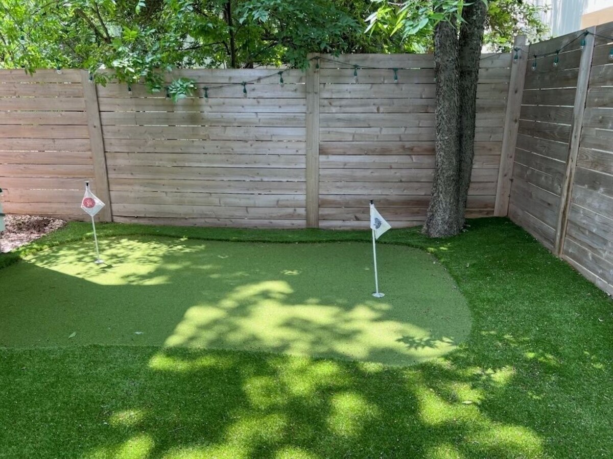Photo 12 of 4 Min to Airport ⛳ Putting Green ✔️ 3BR Heavenly Beds ❤️ Pet & Family Friendly