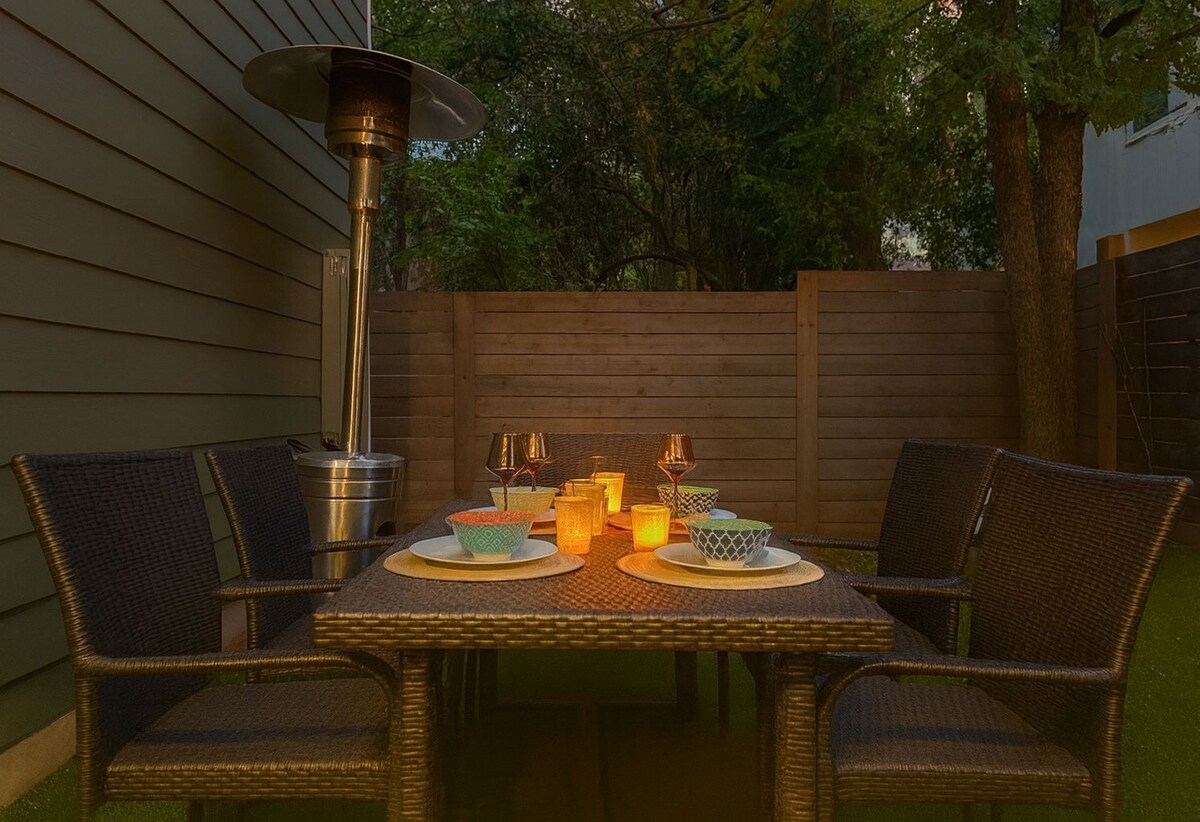 Photo 2 of 4 Min to Airport ⛳ Putting Green ✔️ 3BR Heavenly Beds ❤️ Pet & Family Friendly