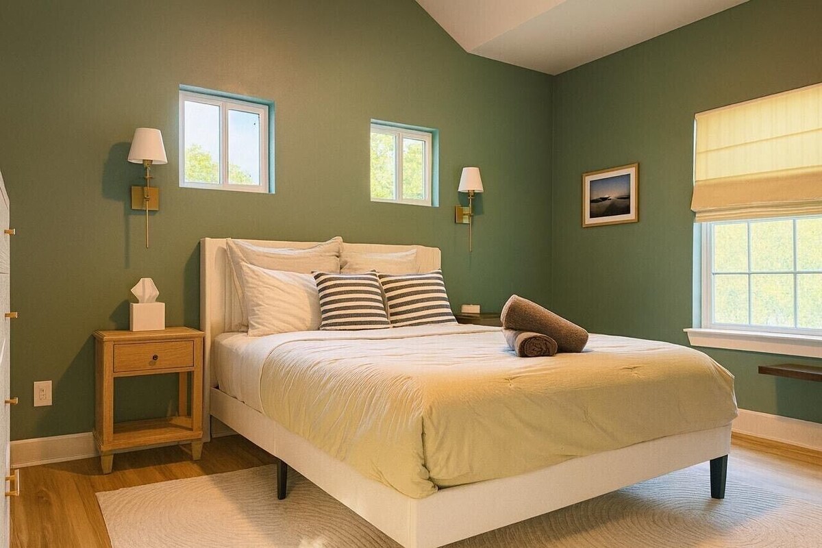 Photo 36 of 4 Min to Airport ⛳ Putting Green ✔️ 3BR Heavenly Beds ❤️ Pet & Family Friendly