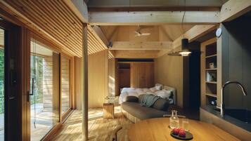 Desk, free WiFi, bed sheets