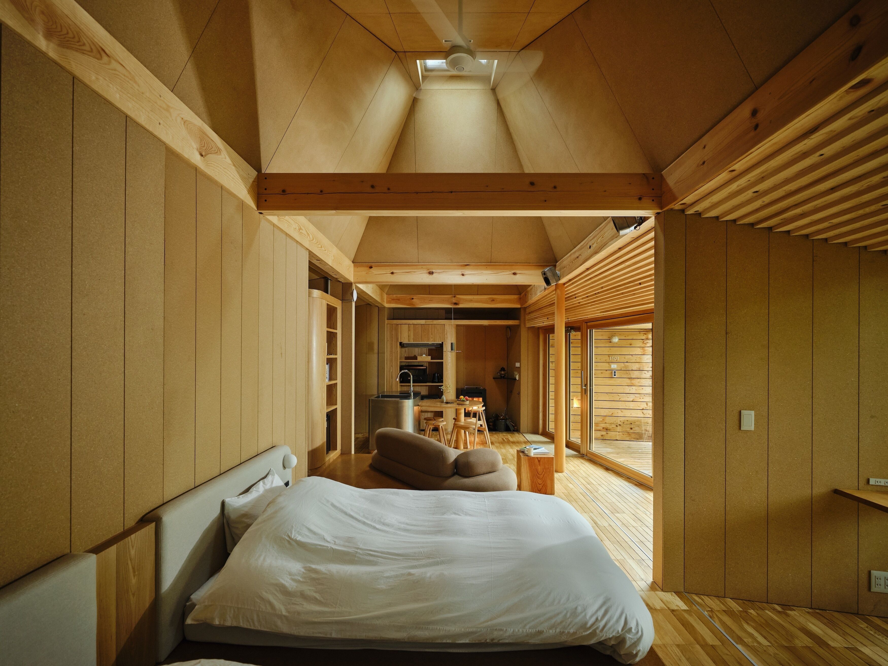 Escritorio, wifi gratis, ropa de cama